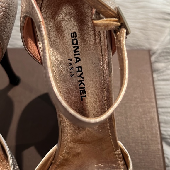 Women’s shoes - Picture 2 of 7